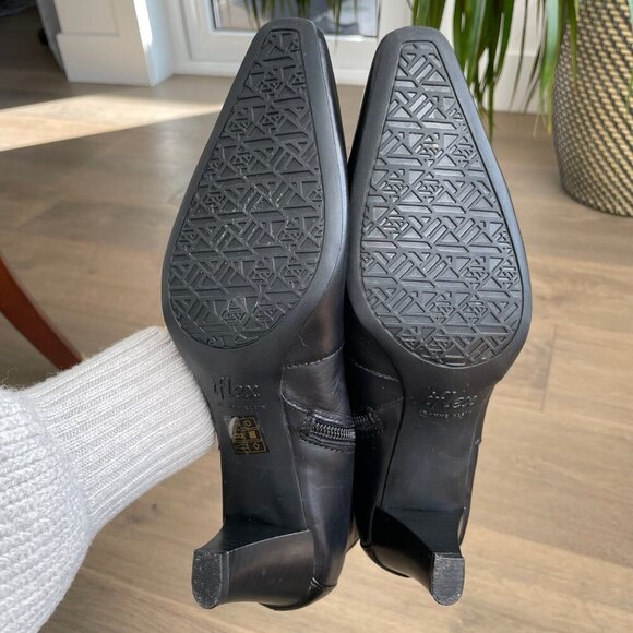 AK Anne Klein Greta iflex Leather Booties Silver Hardware Side Zip Black 8M NWOT - Picture 7 of 13